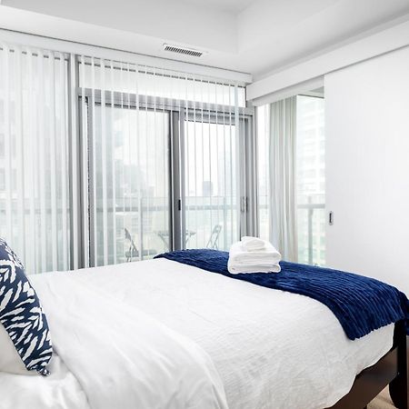 Downtown Toronto Condo Near Cn Tower, Scotiabank Arena, Rogers Centre, Union Station Exterior photo