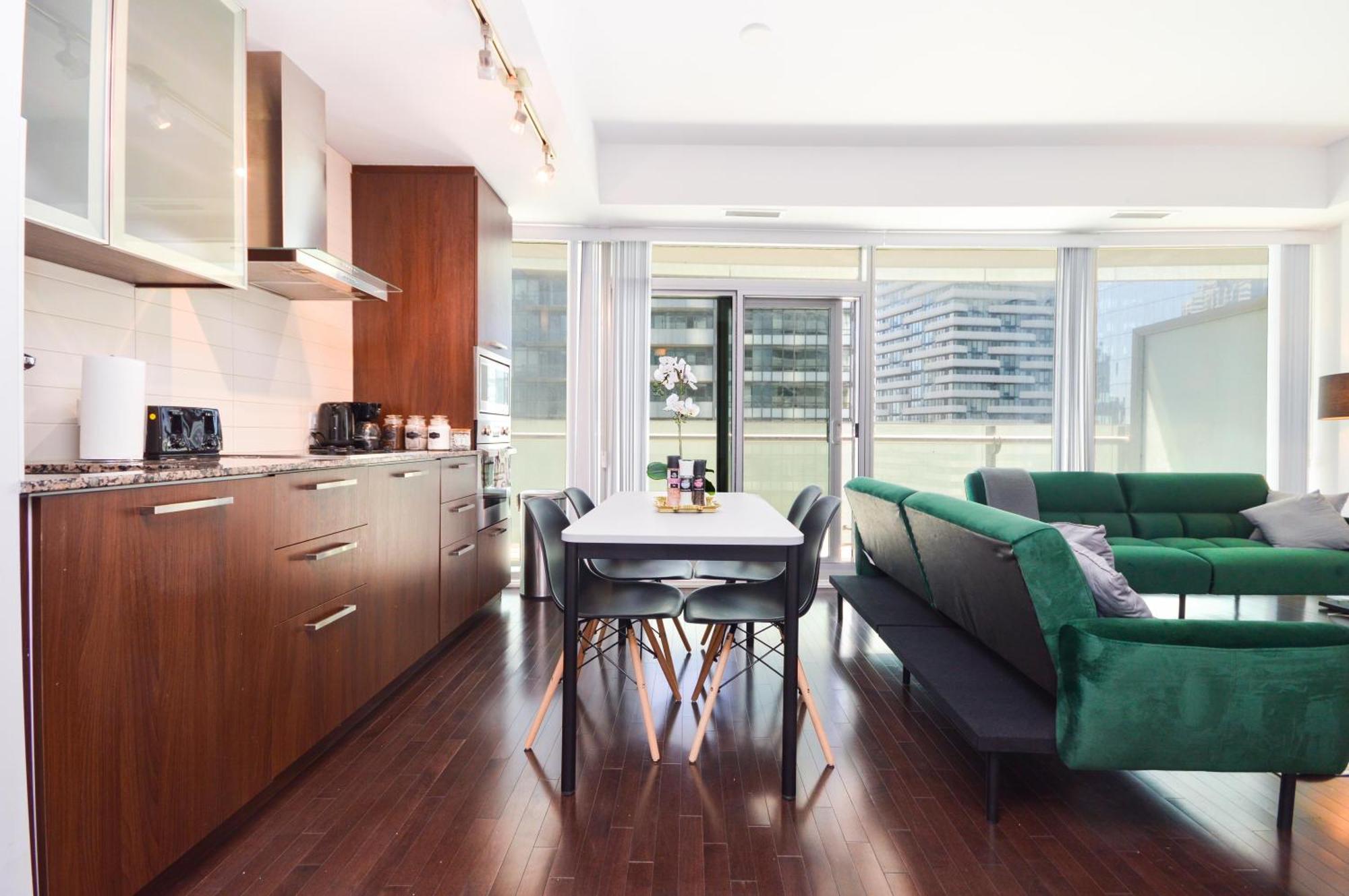Downtown Toronto Condo Near Cn Tower, Scotiabank Arena, Rogers Centre, Union Station Exterior photo