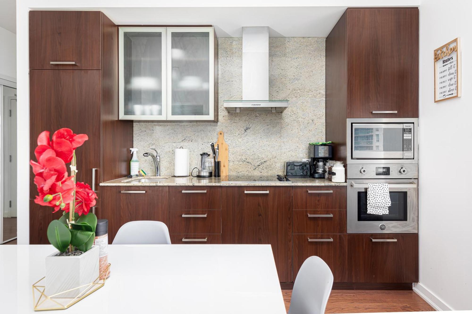 Downtown Toronto Condo Near Cn Tower, Scotiabank Arena, Rogers Centre, Union Station Exterior photo