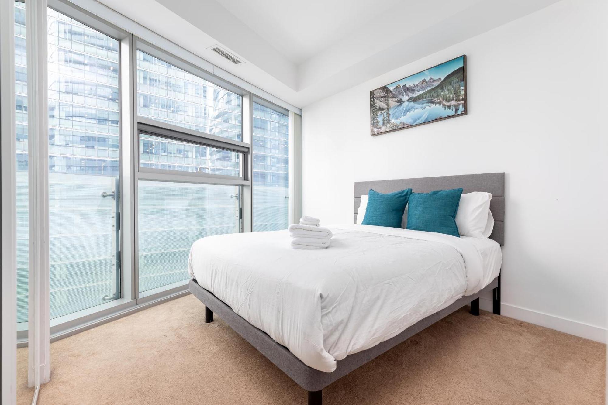 Downtown Toronto Condo Near Cn Tower, Scotiabank Arena, Rogers Centre, Union Station Exterior photo